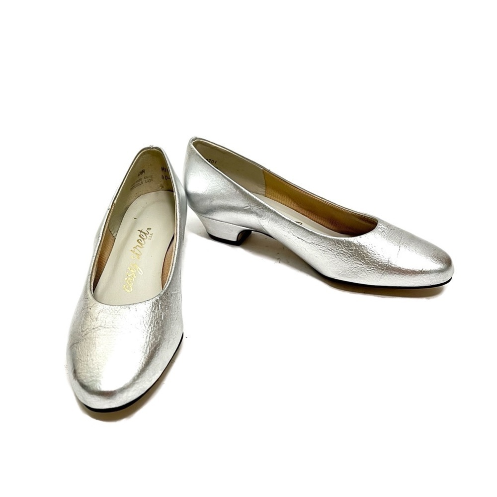 Vintage 1990s silver metallic leather slip on formal kitten heels - Picture 5 of 8